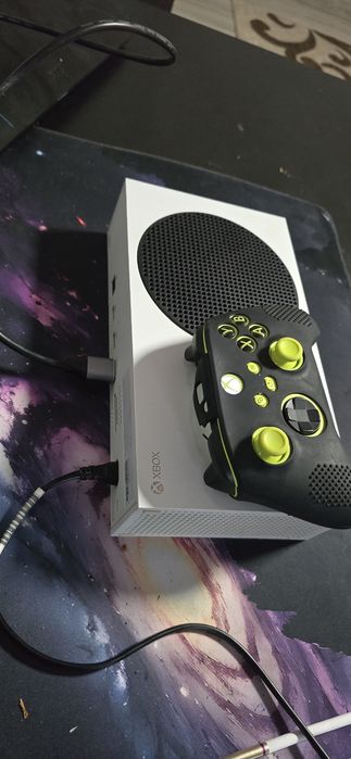 Set gaming Xbox Series S + volan + joystick + tastatură Logitech