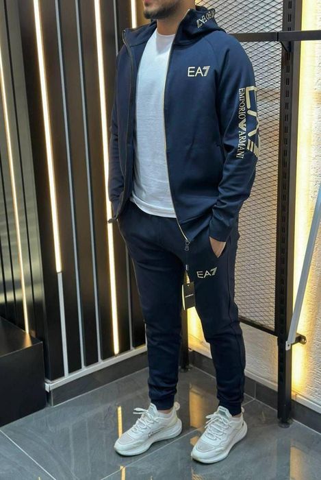 Trening Armani superb