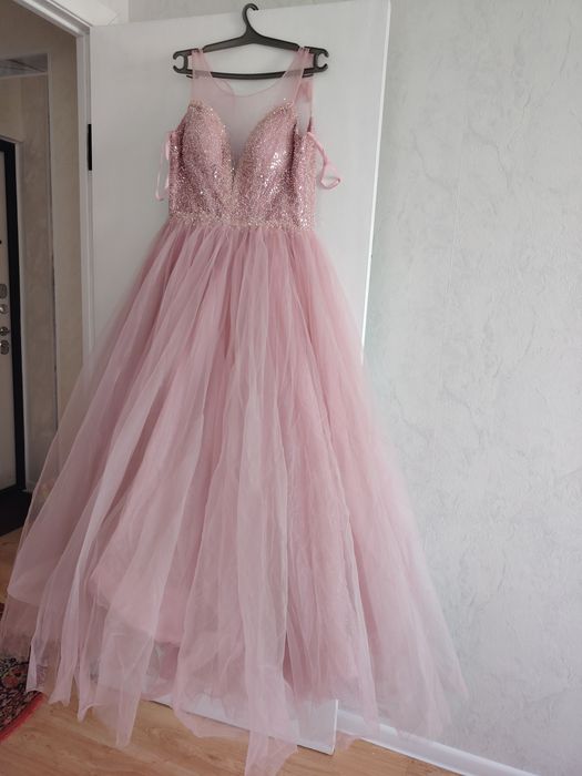 Платия пракат или можно купить