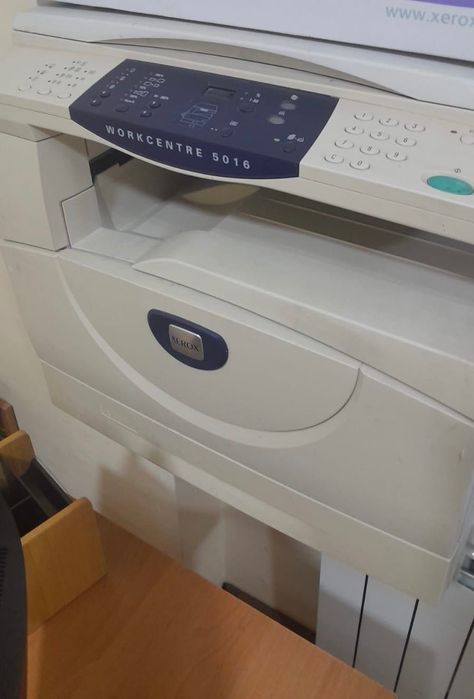 Продам принтер, шкаф, стол