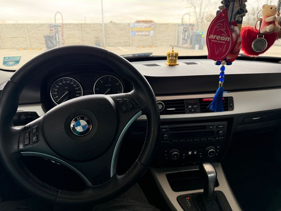 Vând bmw e90 2010 2.0d 184hp automat