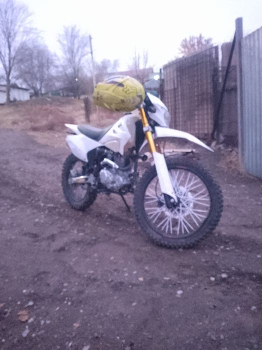 Мотоцикл эндуро 250