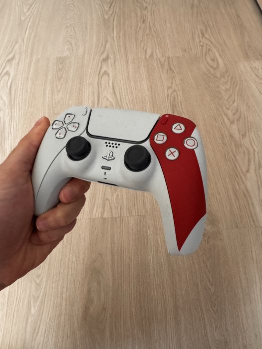 Controller PS5 God of War Editie Limitata