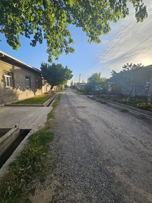 Кибрай тумани Окковок(2-отделения) махалласида 8 сотих ер участкаси .