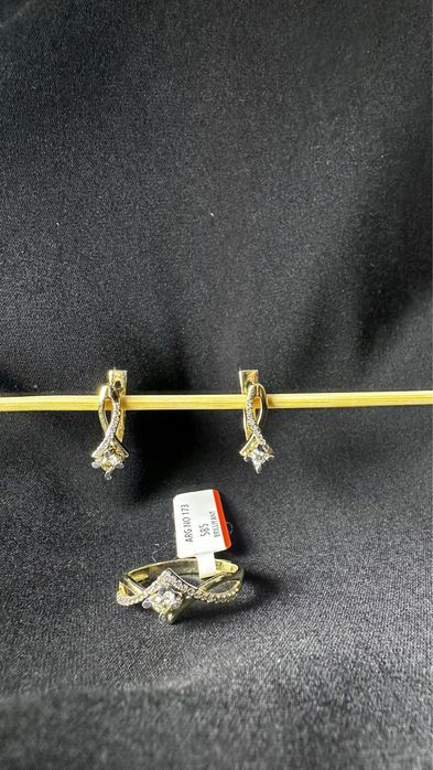 Золотой комплект с бриллиантами