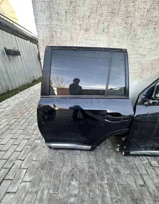 Дверь toyota land cruiser 200
