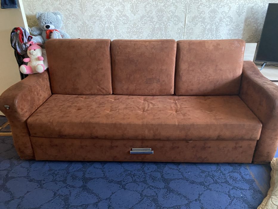 Продается диван 3 в одном диван-стол-трансформер