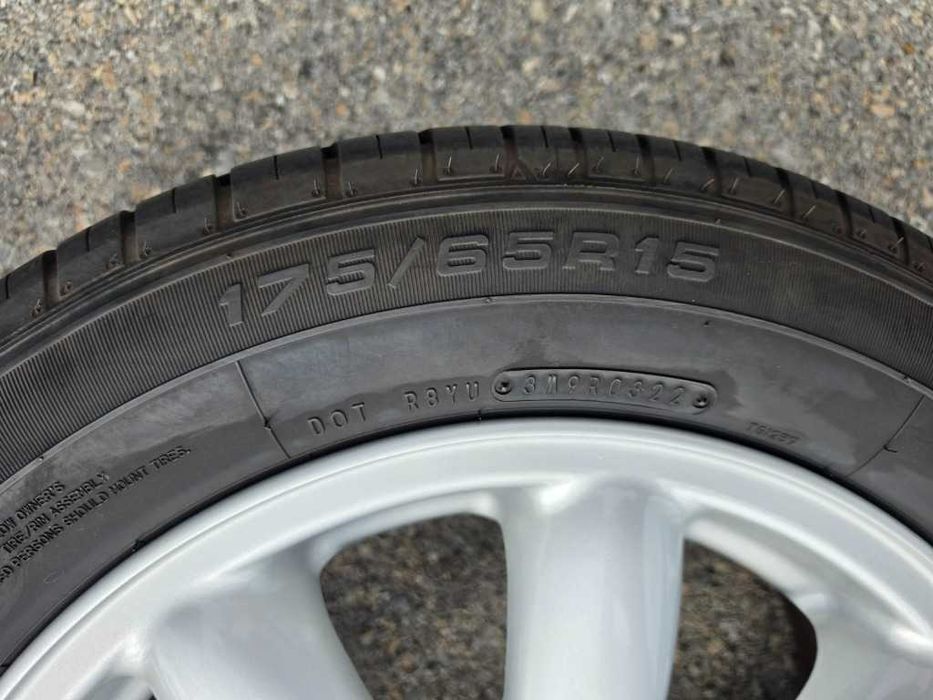 4 бр. Летни гуми 175/65 R15 с алуминиеви джанти 4x100 Mini
