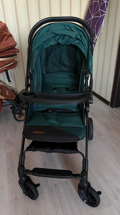 Продам новую детскую коляску.