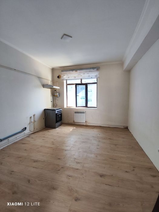 Kogon vakzali yonidan 120 kvadrat kvartira sotiladi