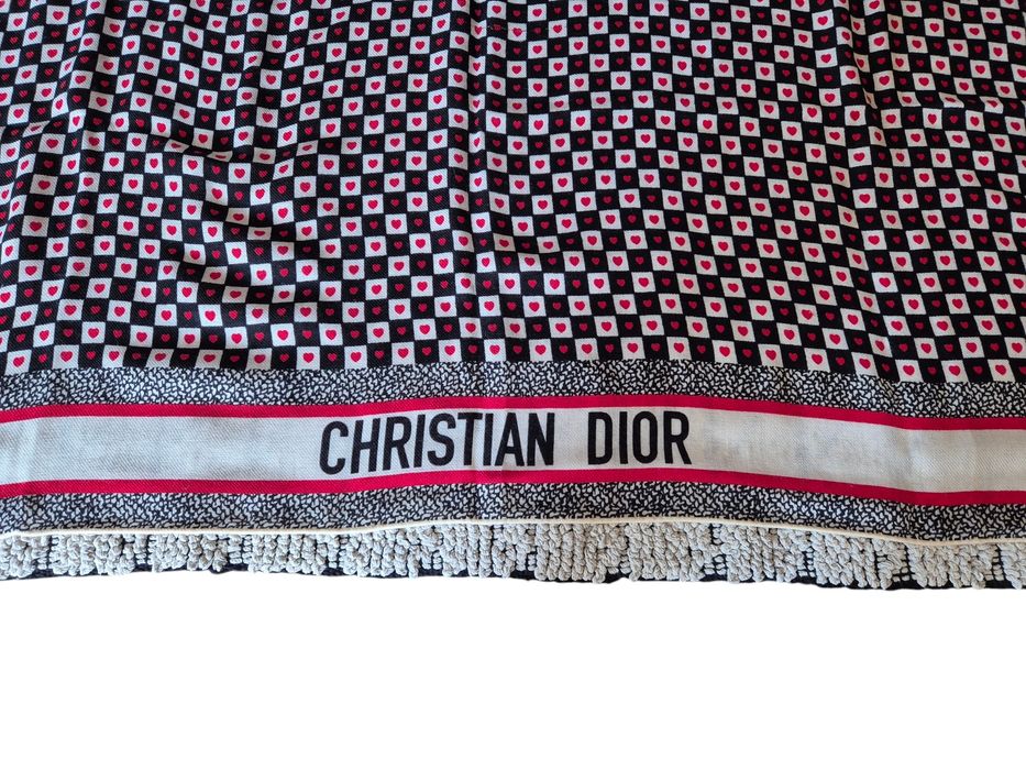 Dior Hermès Louis Vuitton шалове