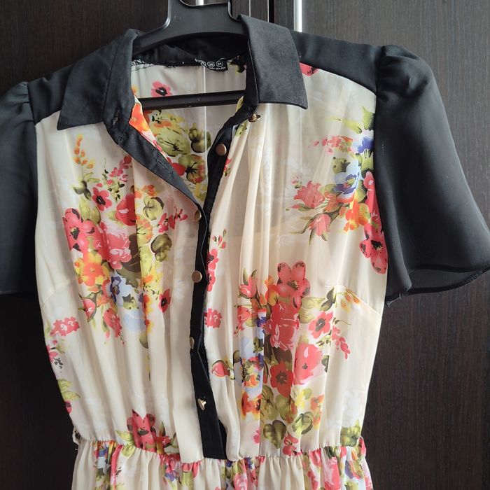 Rochie scurta,cu imprimeu floral, marimea S-M (uk 8/es 36)