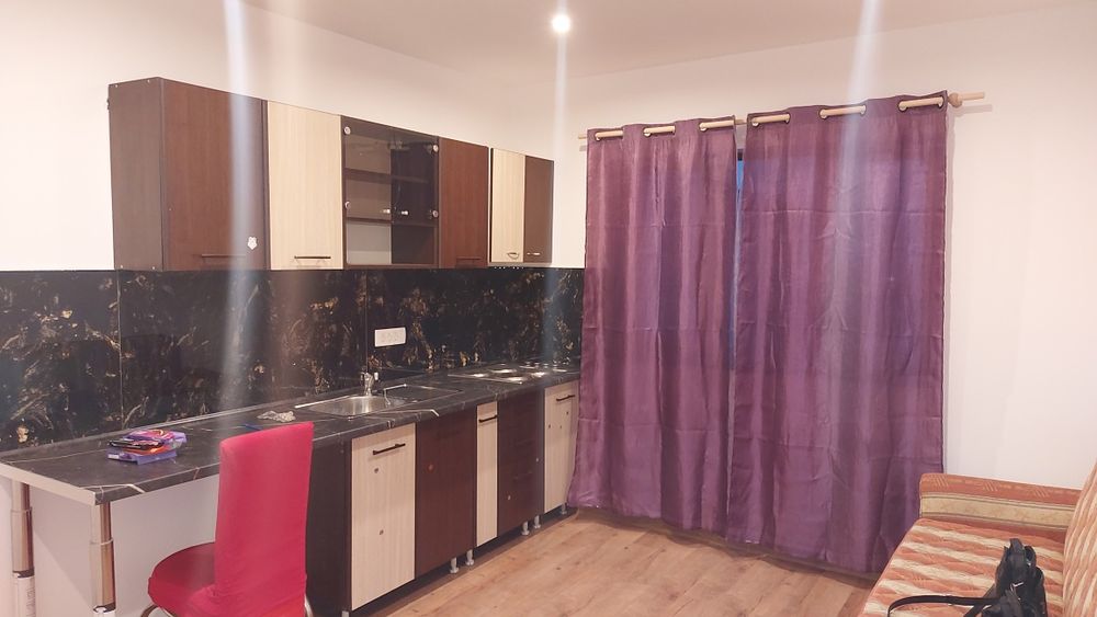 Închiriez garsoniera