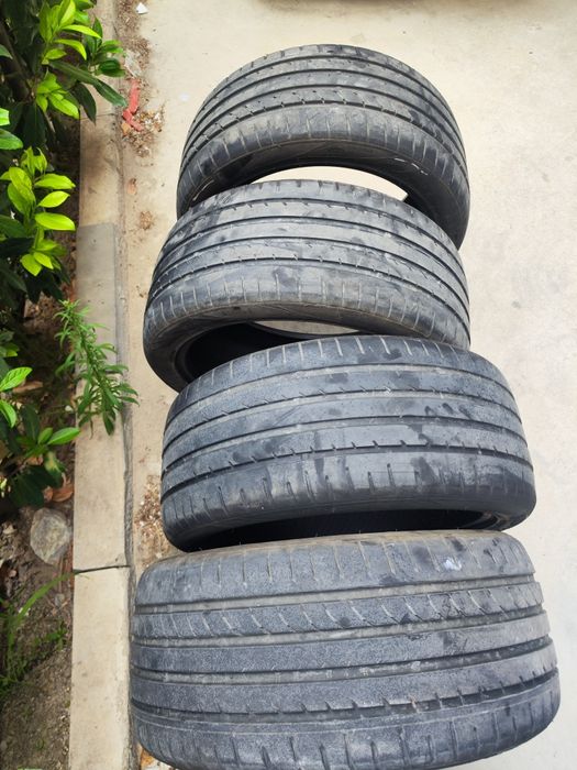 Продавам 4 бр. летни гуми 275/40/20