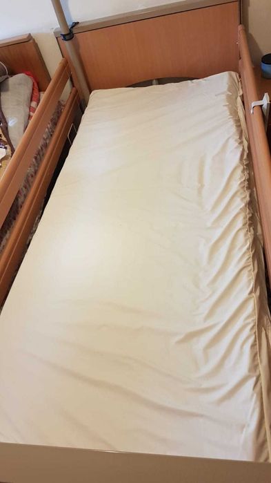 Pat electric medical cu saltea, husa, Vermeiren Luna Basic 2, reglabil