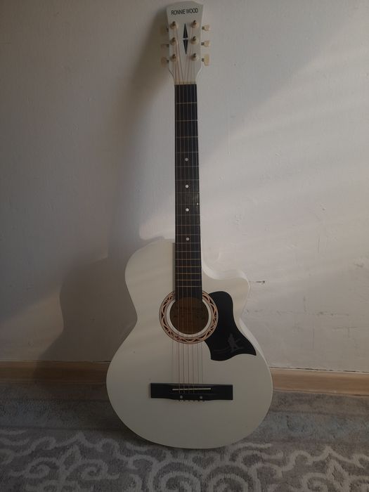 Гитара Ronnie wood в отличном состоянии