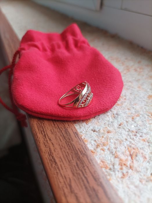 Tilla uzuk pr 585 rassiya .yangi 1.46 gr