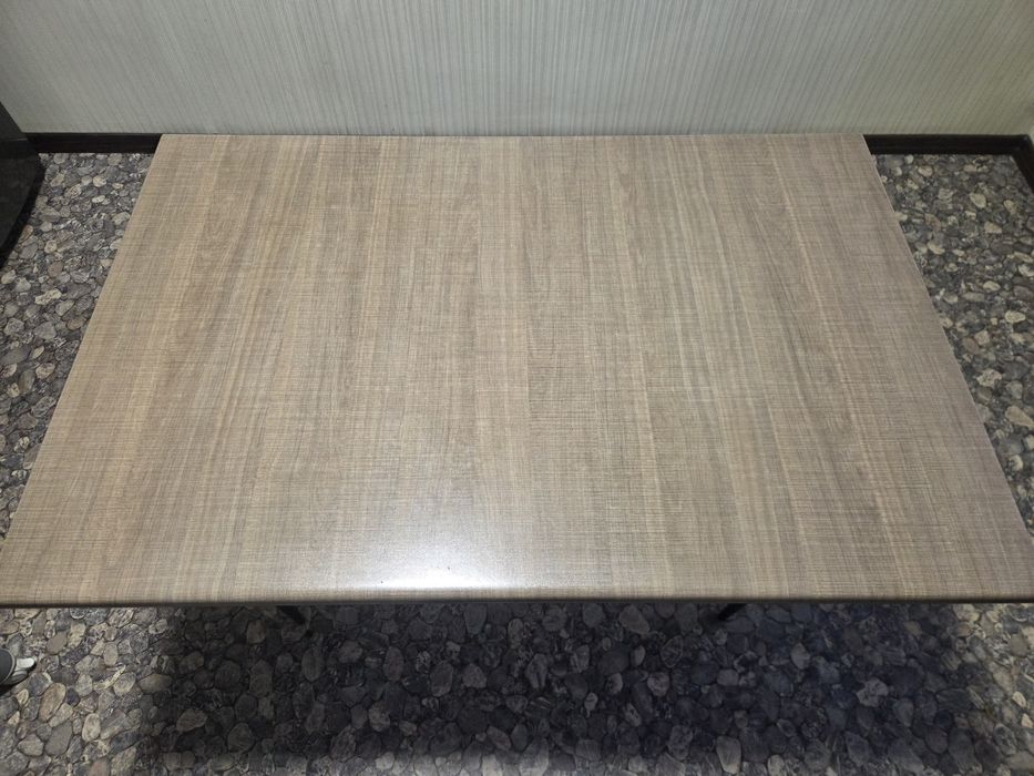 Стол кухонный . Стол кухонный