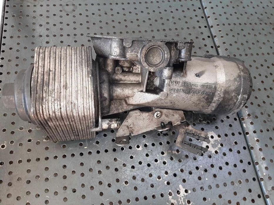 carcasa filtru ulei 2.0 crd bwd dodge journey  audi a3 8p  vw passat b6 golf 5 jetta  045115389j