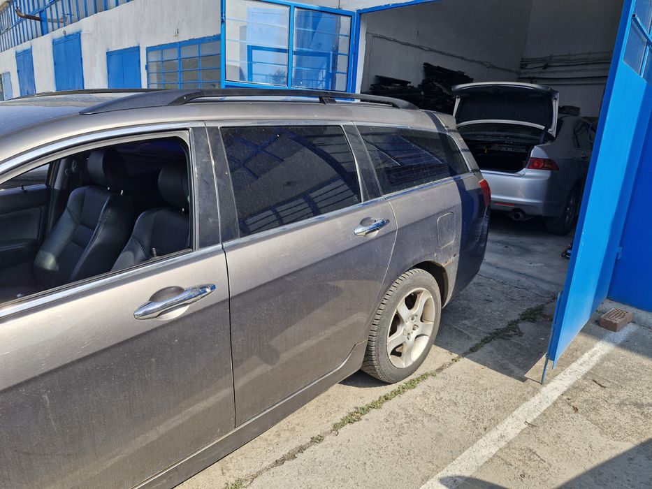 Хонда акорд фейс На части