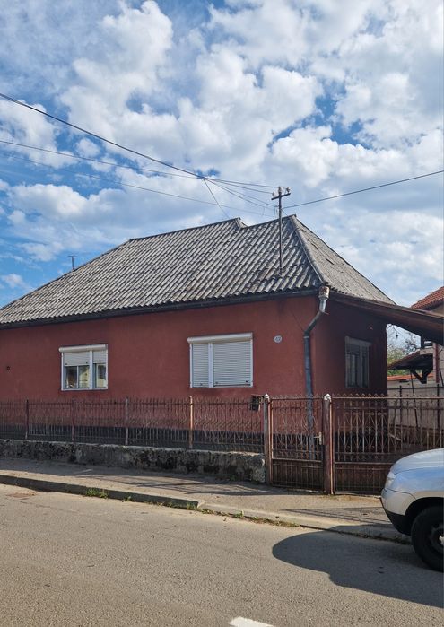 De vânzare locuințe pentru doua familii !