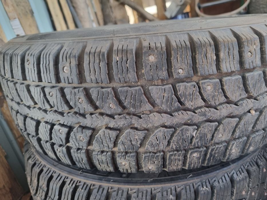 Продам зимние шины r15