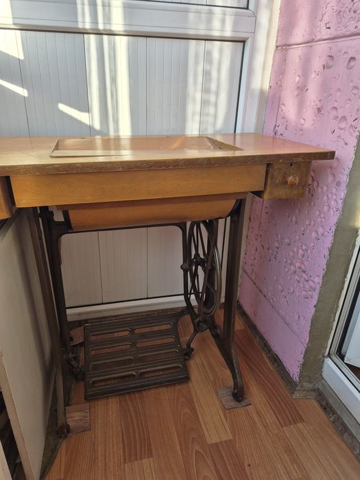 Продам швейную машинку ,в рабочем состоянии.