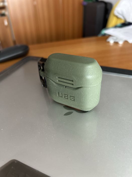 Uag husa antibateriana din silicon pentru Airpods 3