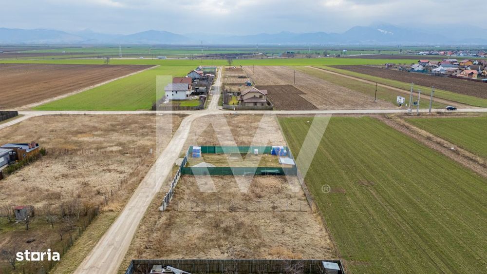 Teren intravilan Harman, 500 mp, zona buna, vecinatati construite, com