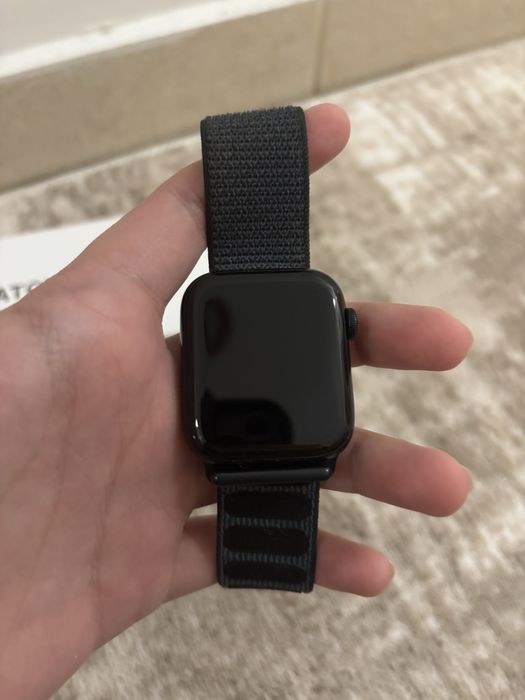 Apple Watch SE (Gen 2) 44mm Midnight