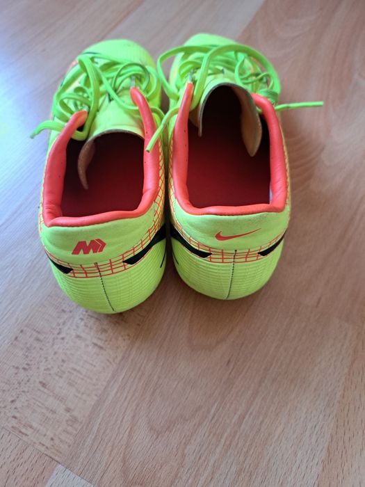 Ghete fotbal Nike iarbă