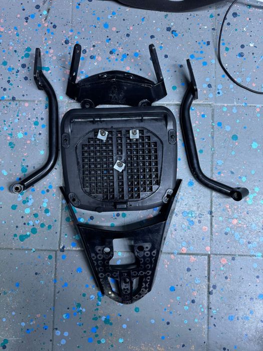 Suzuki GSR 600 top case