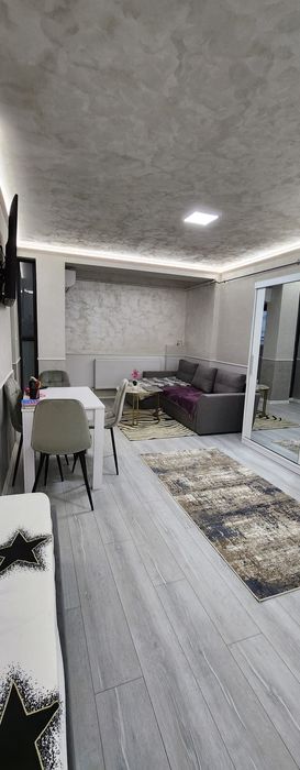 Garsoniera, etaj 1, centru