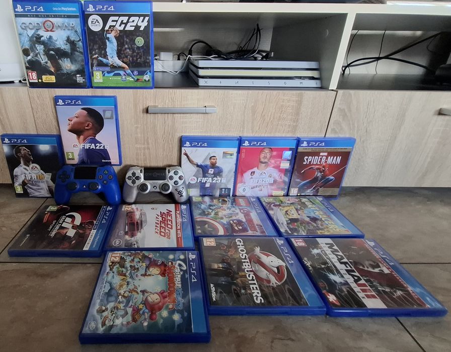 PS4 Pro 1T + джойстици + 14 игри