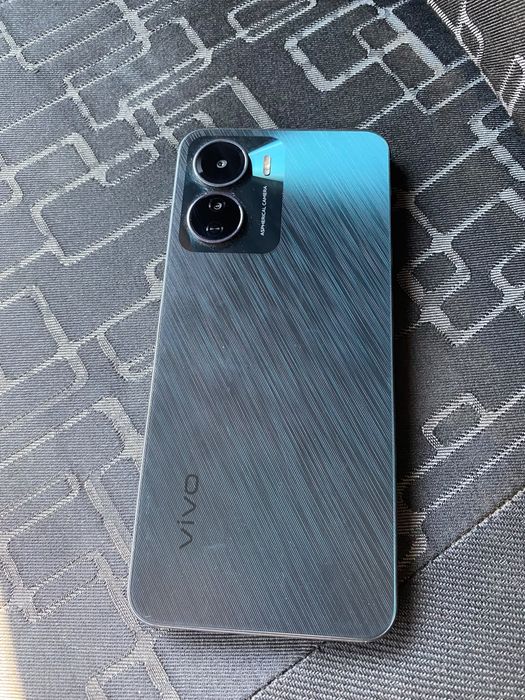 Телефон vivo  v16