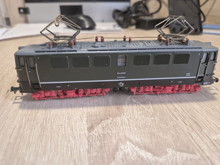 Модель piko электровоз e 42