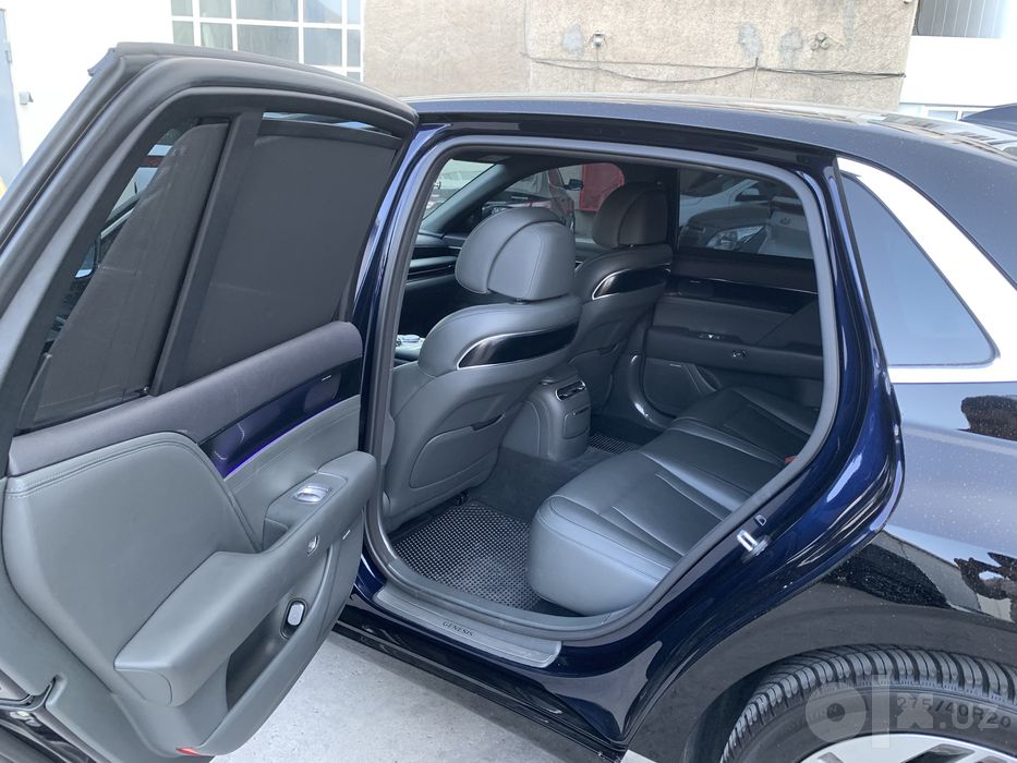 Genesis G90 Premium
