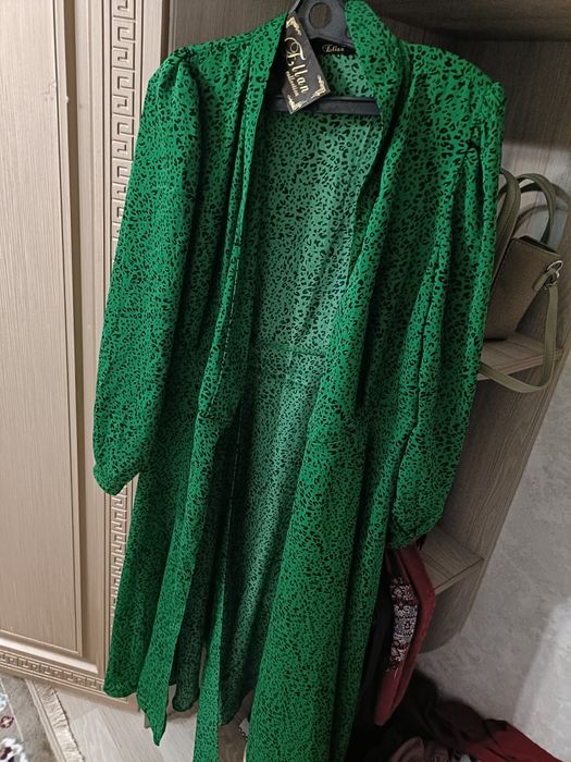 Продам Платье, костюм