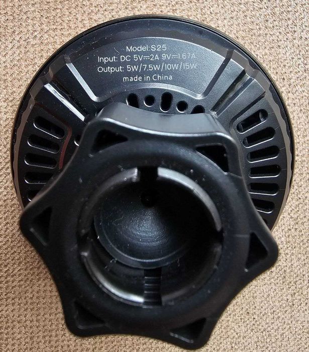 Безжично магнитно зарядно за телефон +поставка за кола MagSafe charger