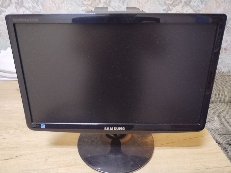 Монитор Samsung 18.5 дюймов