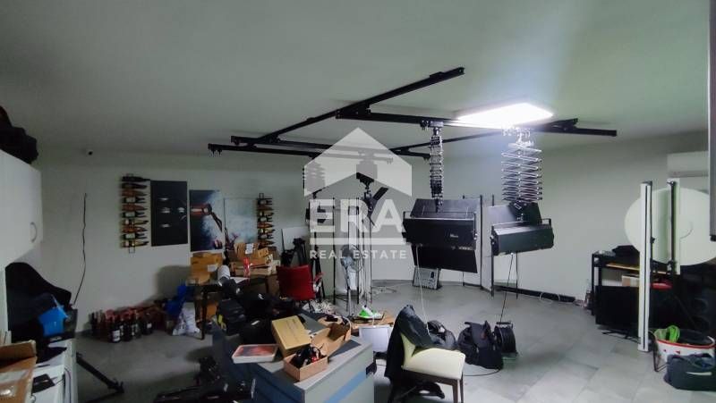 Търговско помещение в идеален център