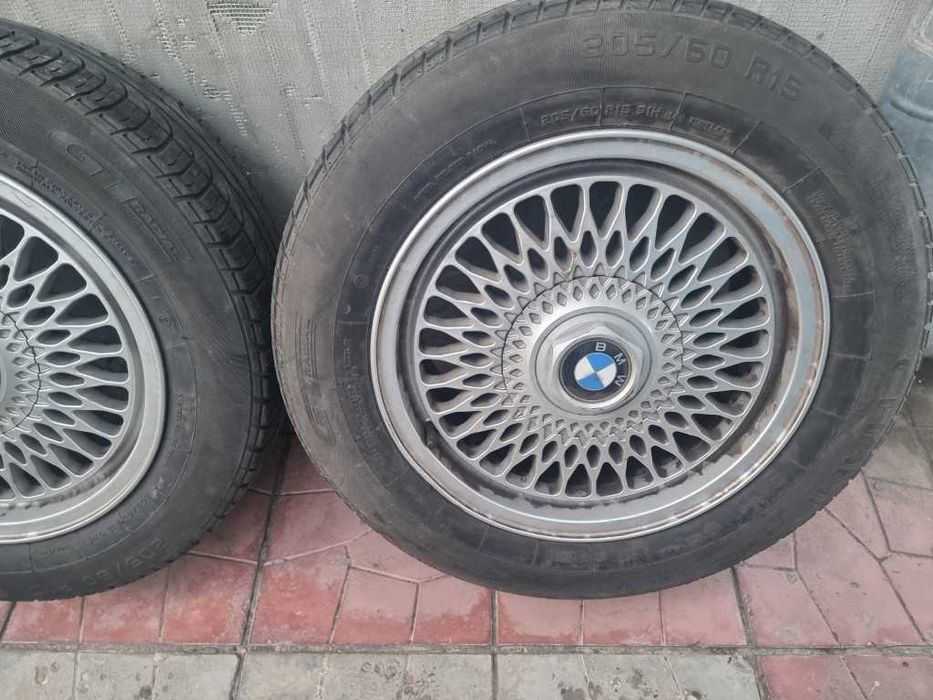 Мерцедес Mercedes BMW - гуми 15 цола