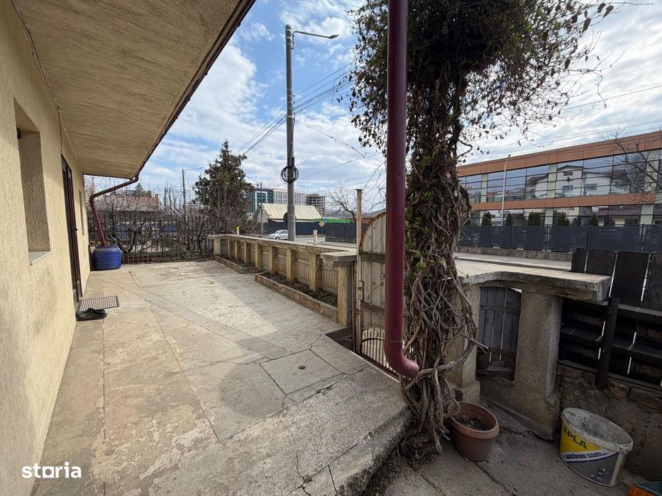 Casa de 2 camere, 100mp + terasa si anexe, 390mp teren, zona Tatarasi
