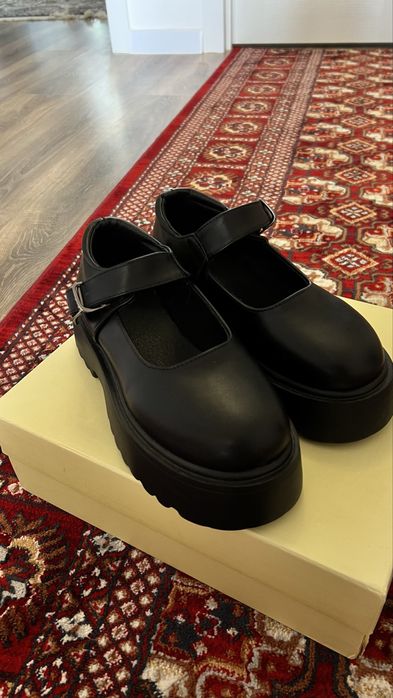 черный туфли для школы, и тд