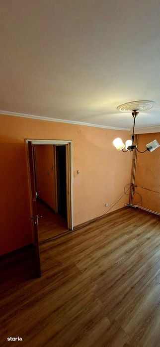 2 camere Trivale , Decomandat / Centrală , Amplasament EXCELENT
