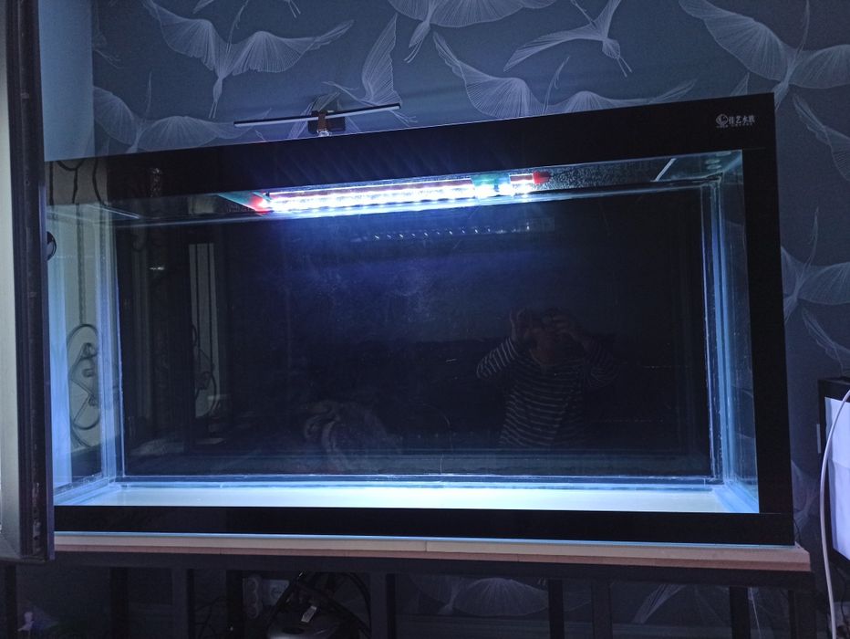 Аквариум 1 тонна  стекло 2 см