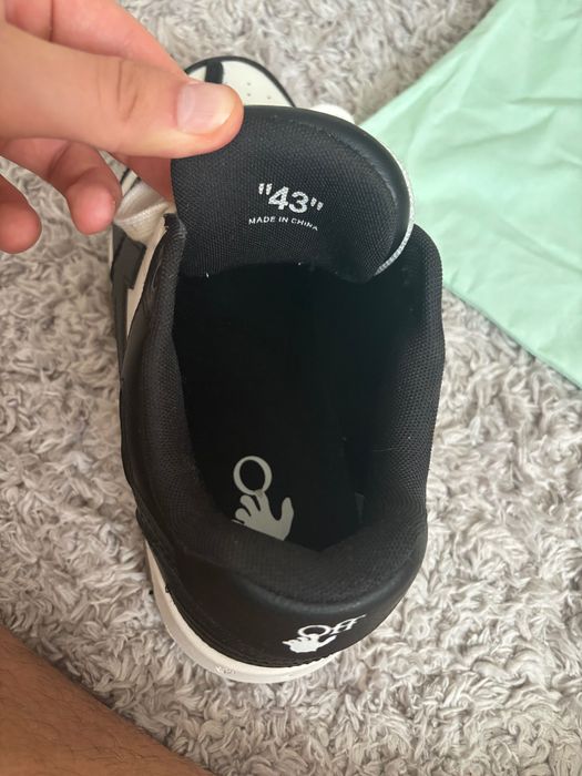 Off white out of office!!43 MĂRIME