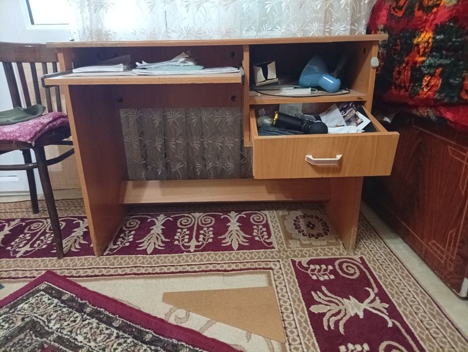 Оффисный + компьютерный стол