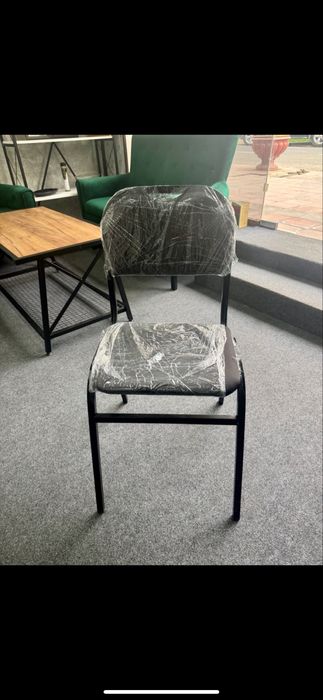 Офис учун мебельлар сотилади.