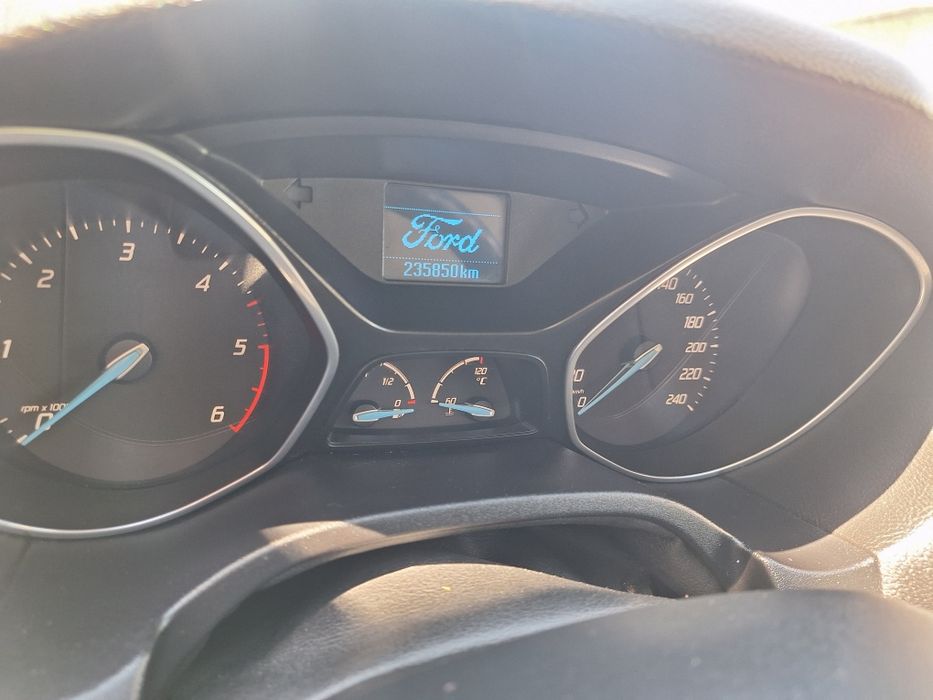 Автомобил Форд Фокус